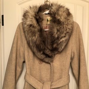 Luxurious vintage satin lined wool coat with fox fur trim